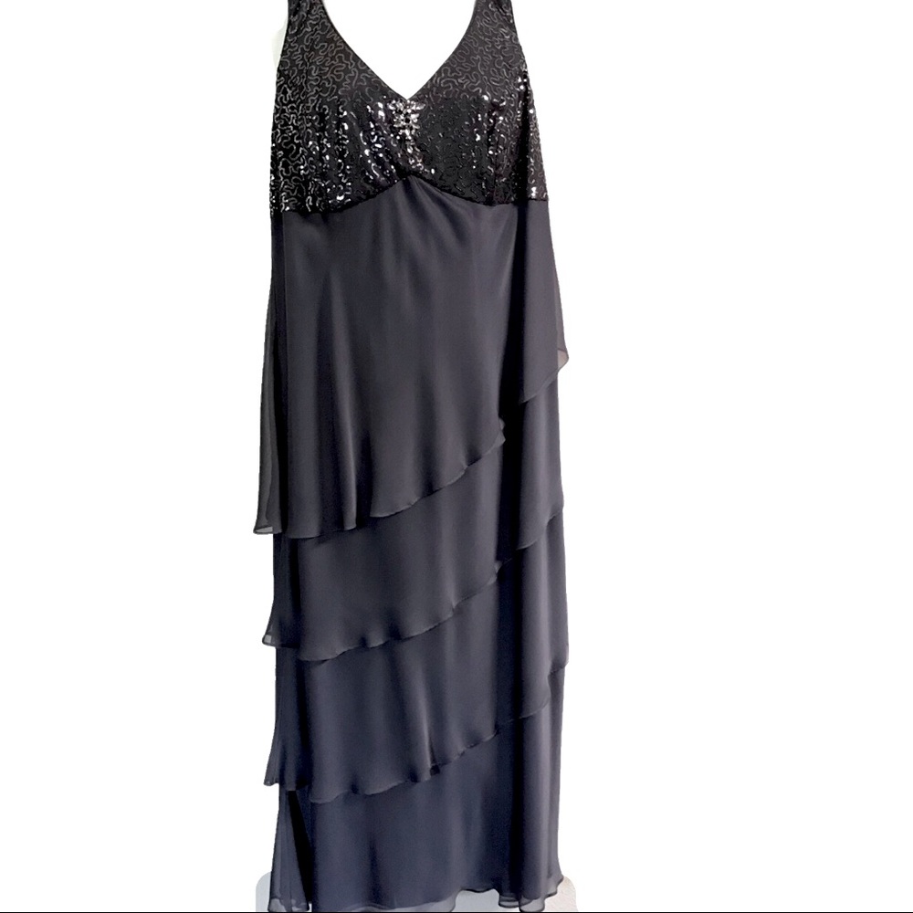 Ignite Evenings by Carollin, Plus Size 22, Gray, Like New, 100% Polyester.